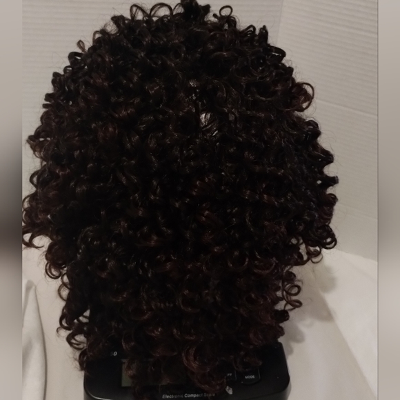 NWT Especially Yours Curly Synthetic Wig - Picture 6 of 15